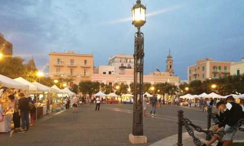 Artigiani nel borgo: a Monopoli la fiera del ''fatto a mano''
